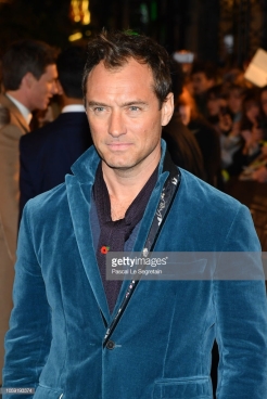 PARIS, FRANCE - NOVEMBER 08: Jude Law attends "Fantastic Beasts: The Crimes Of Grindelwald" World Premiere at UGC Cine Cite Bercy on November 8, 2018 in Paris, France. (Photo by Pascal Le Segretain/Getty Images)